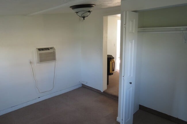 Building Photo - 2105 3rd Ave