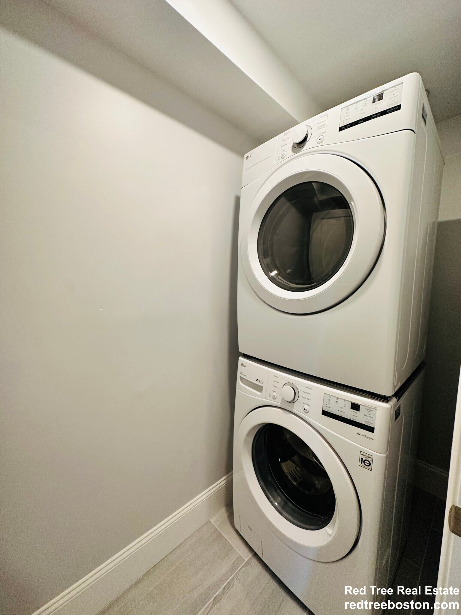 Building Photo - 100 Brooks St