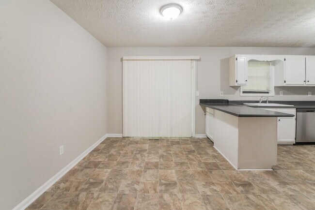 Building Photo - 3008 Cardinal Dr