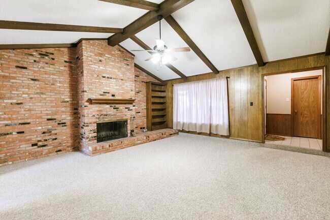Building Photo - 3406 65th Dr