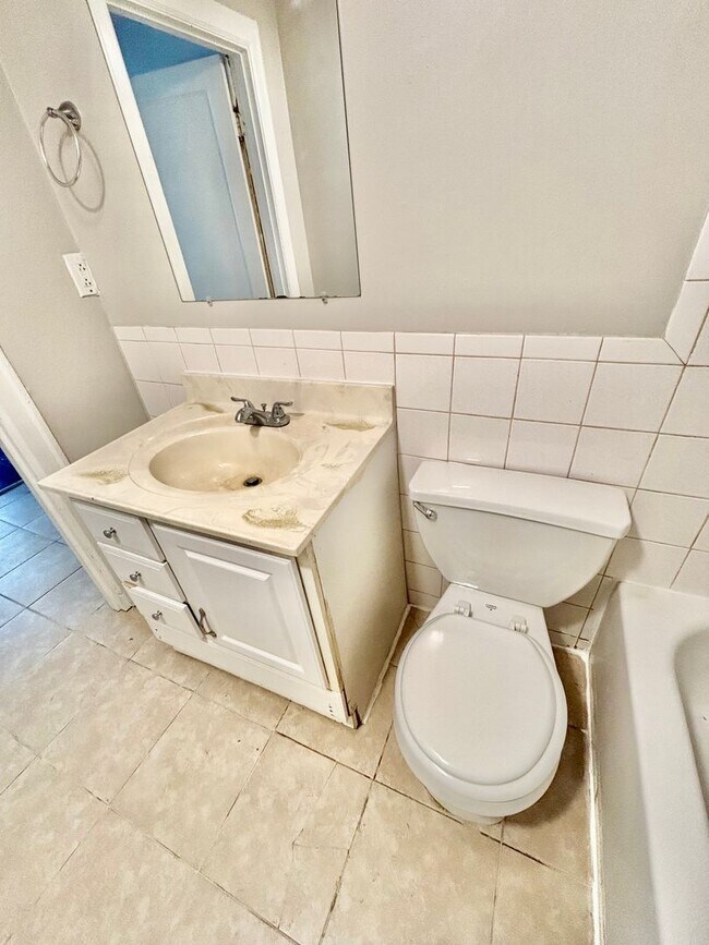 Building Photo - Beautiful Home In Kenwick with Potential 4th Bedroom!