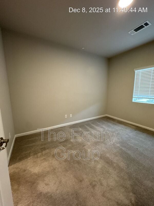 Building Photo - 514 S Summit St