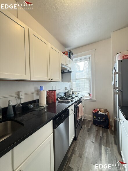 Building Photo - 130 Brainerd Rd