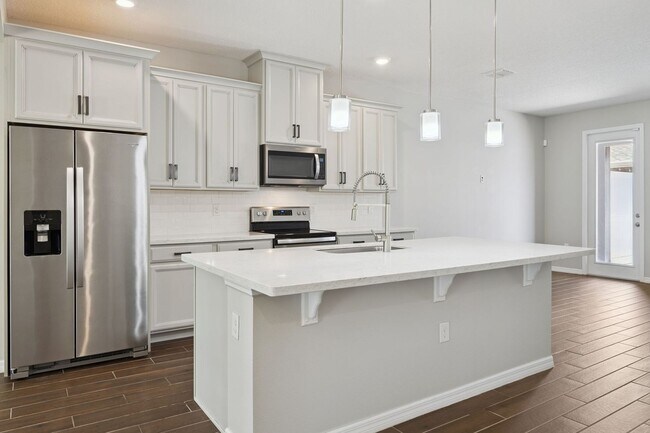 Building Photo - 3/2.5/2 Townhome in SummerLake