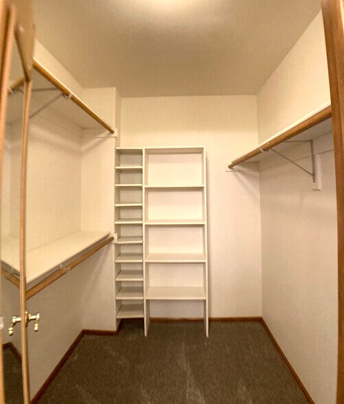 Building Photo - 0 Luxury Ln