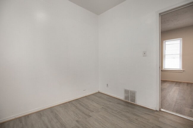 Building Photo - 3300 W 54th St