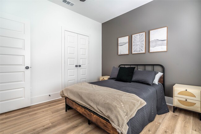 Building Photo - 5738 Barbara Rose Ln