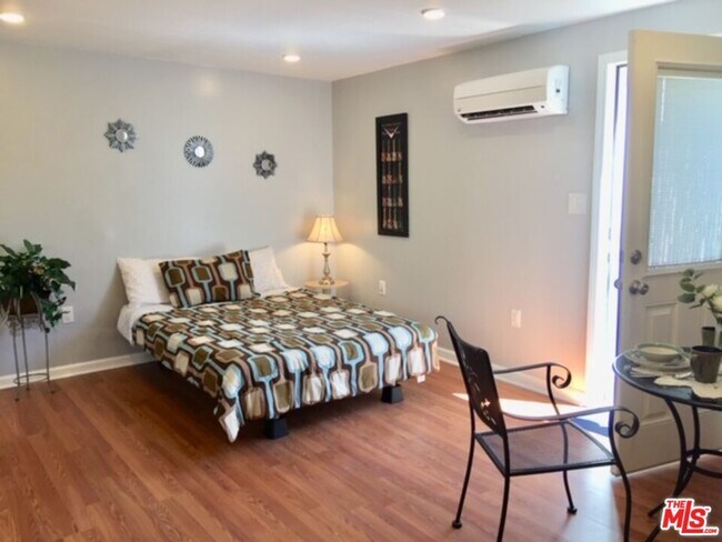 Building Photo - 1348 S Curson Ave