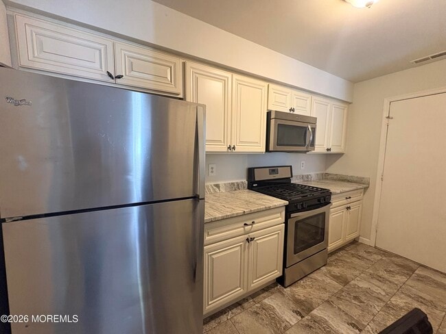 Building Photo - 103 Racquet Rd