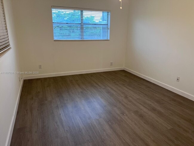 Building Photo - 131 Lake Anne Dr