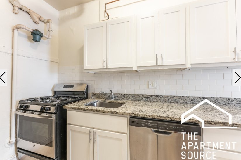 Building Photo - 520 W Cornelia Ave