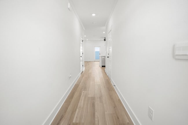 Building Photo - 105 Foxtail Wy