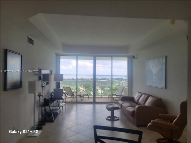 Building Photo - 5600 Collins Ave