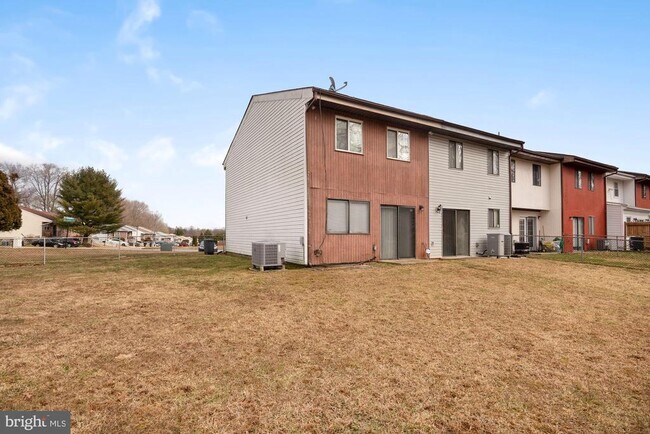 Building Photo - 6401 Woodgreen Cir