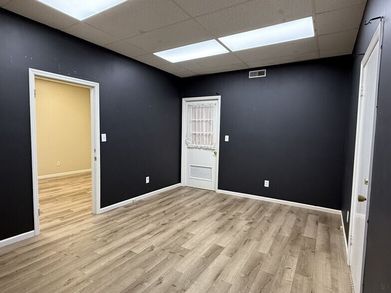 Building Photo - 311 N Jackson St