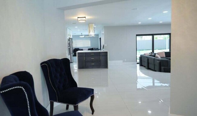 Building Photo - 7410 SW 15th St