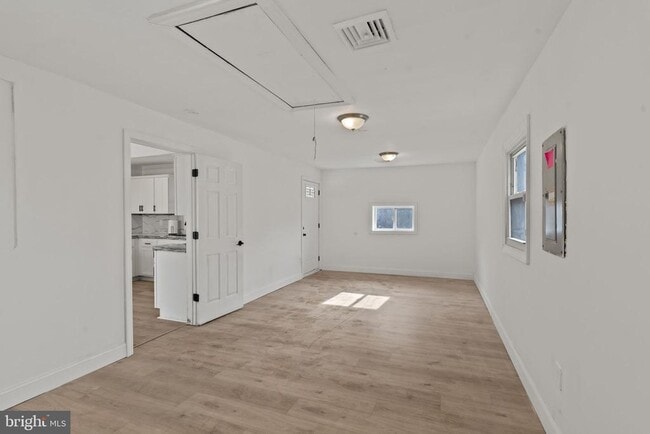 Building Photo - 5 Burgess Ln