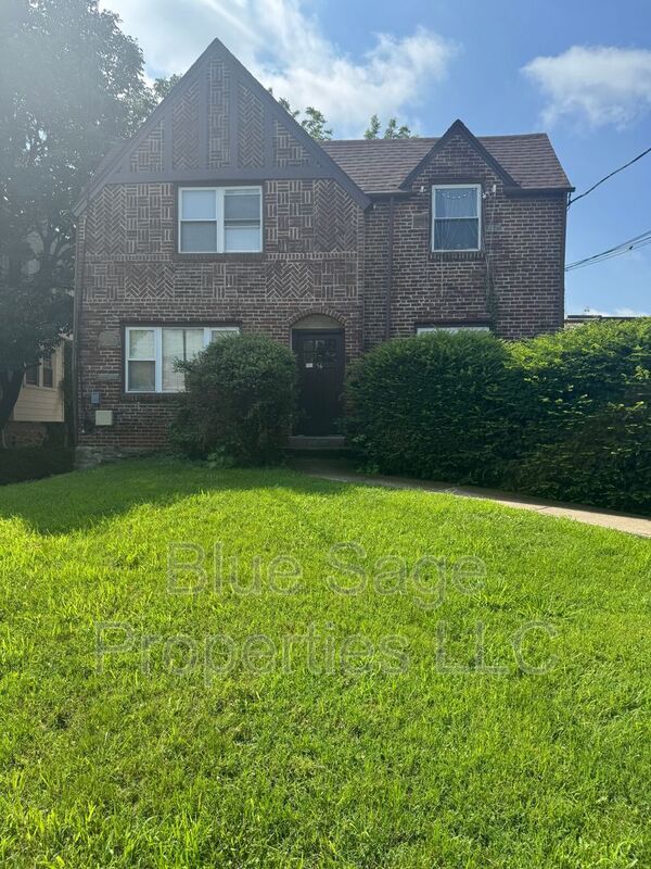Primary Photo - 56 W Albemarle Ave