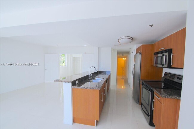 Building Photo - 6362 Collins Ave