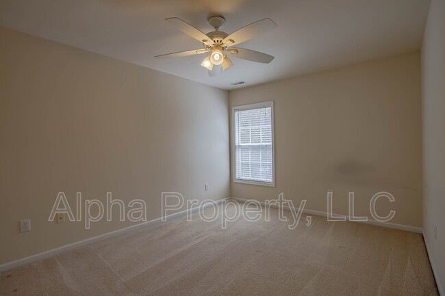 Building Photo - 111 Shairpin Ln