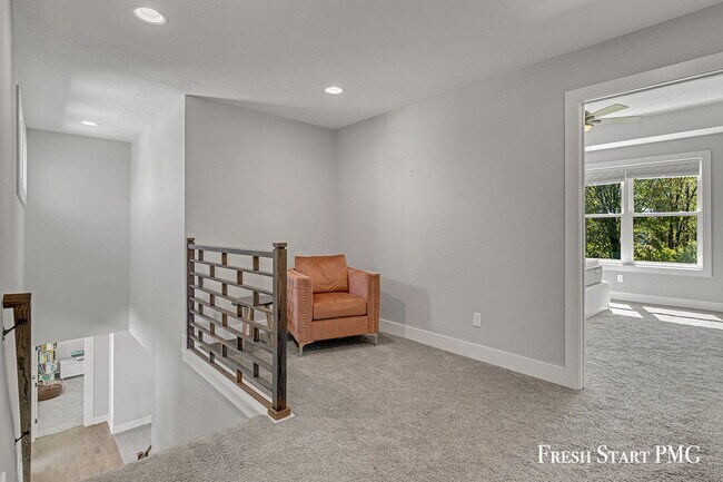 Building Photo - Spacious 6-Bedroom Retreat in Rockford with 3.5 Luxurious Baths