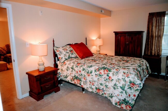 Building Photo - Fully Furnished 3-Bedroom Condo in Middletown – 50% OFF Your 2nd Month's Rent!  Available July 1 ...