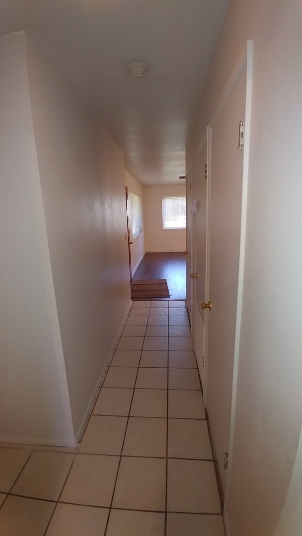 Building Photo - Cute AND Spacious