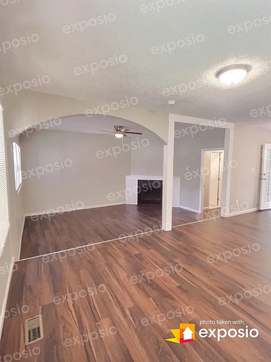 Building Photo - Room in House on Jeb Stuart Dr