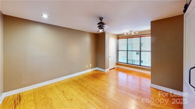 Building Photo - 2062 Atherton Heights Ln