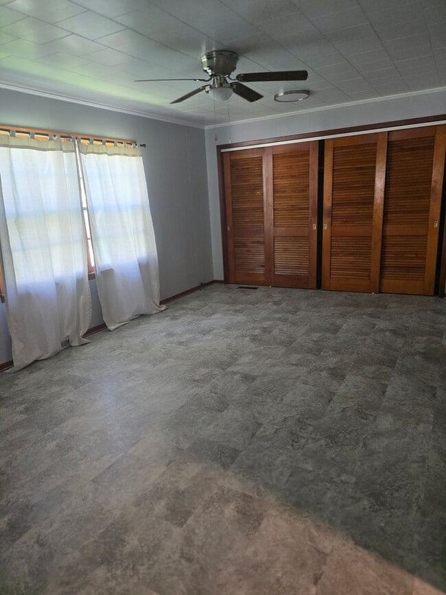 Building Photo - 705 Taylor St