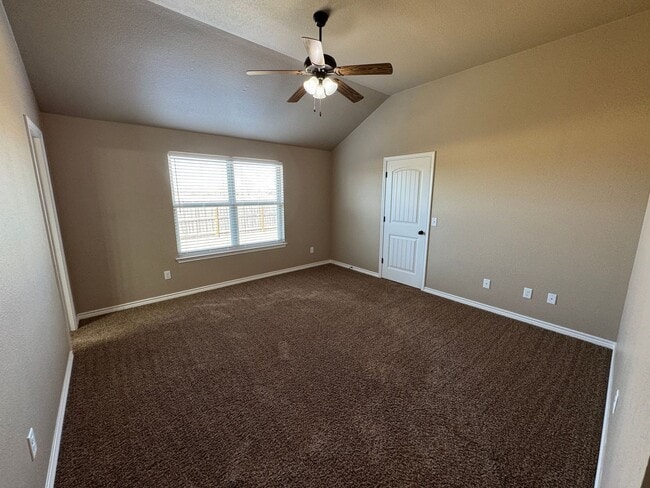 Building Photo - 506 Sladecek Dr