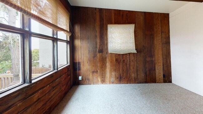 Building Photo - One Bedroom Single Family Home in Pacific ...