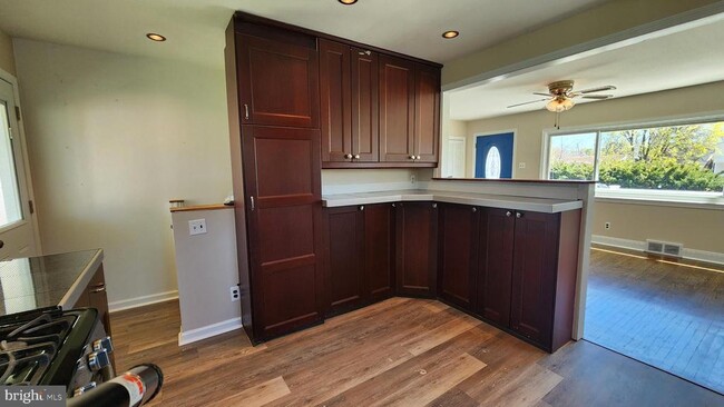 Building Photo - 213 Overbrook Ave