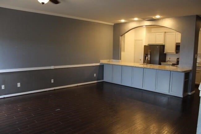 Building Photo - 3248 Holly Hall St