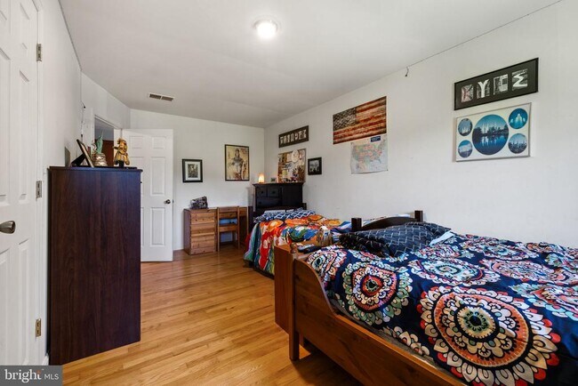 Building Photo - 4301 Mountain View Dr