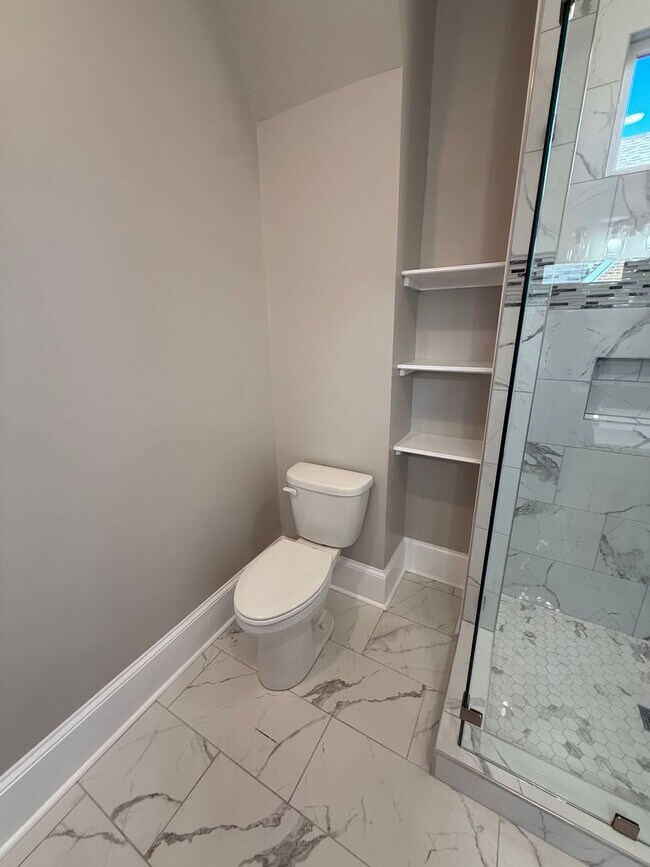 Building Photo - 4 Bedroom Fully Remodeled House Located in Five Points!