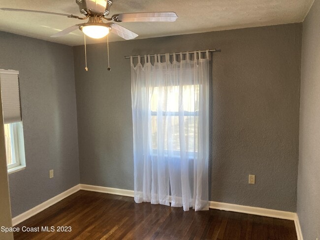 Building Photo - 933 S Tropical Trail
