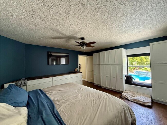 Building Photo - 42 Renworth Ln