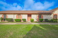 Building Photo - 12223 Sharpview Dr