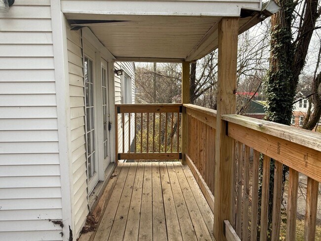 Building Photo - 221 Taylor St