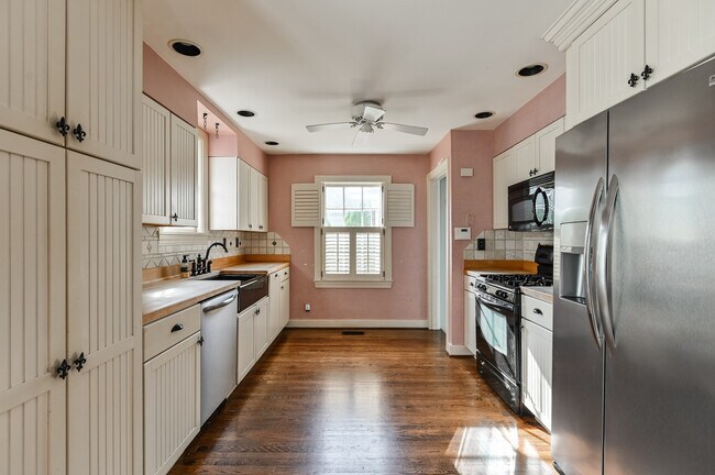 Building Photo - 511 Cannons Ln