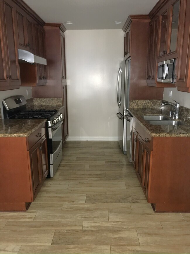 Kitchen - 817 18th St