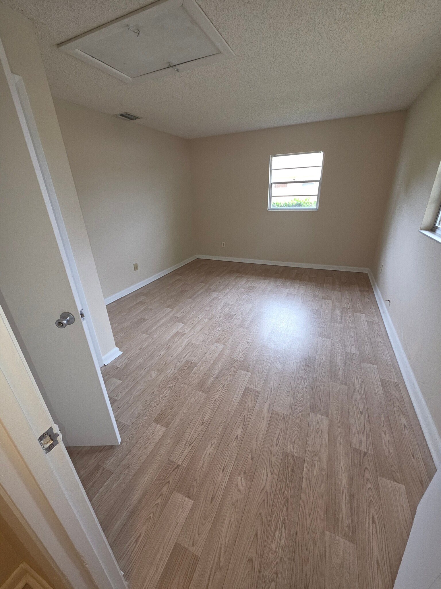 Building Photo - 5011 SE 29th St