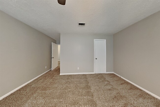 Building Photo - 12927 Lemur Ln