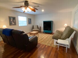 Building Photo - 5802 Monterey Ave