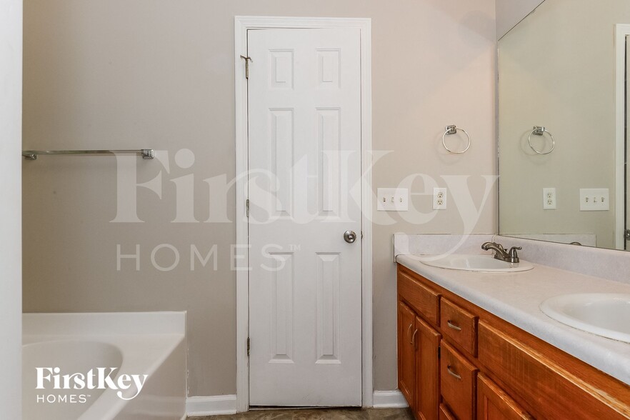 Building Photo - 180 Butler Bridge Cir