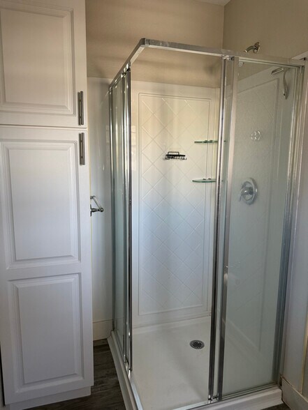 Building Photo - 2000 6th St