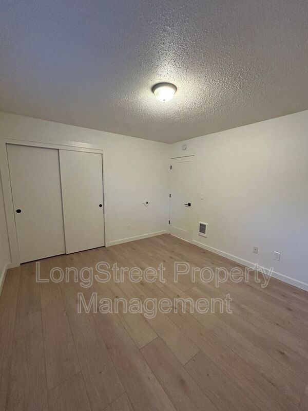 Building Photo - 11380 SW Greenburg Rd