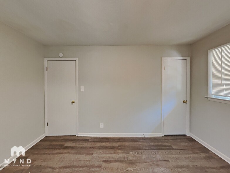 Building Photo - 2731 Carriage Ln