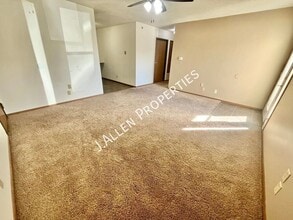 Building Photo - 904 Riverfront Rd